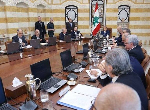 مجلس الوزراء قرر تعيين رياض سلامة واعلن الالتزام بخطاب القسم والبيان الوزاري