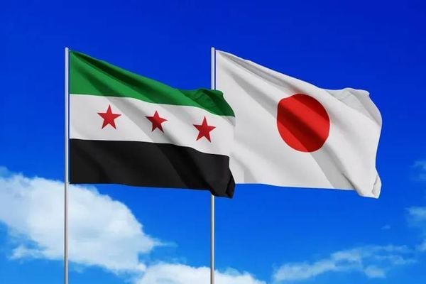 طوكيو ترفع العقوبات عن 16 كياناً سورياً... وتشمل «سيرياتل» والمصرف التجاري السوري