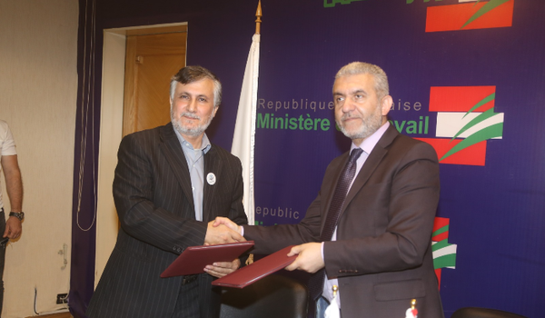 توقيع اتفاقية بين وزارة العمل وجمعية البركة

تتعلق بالتدريب وتأمين فرص عمل