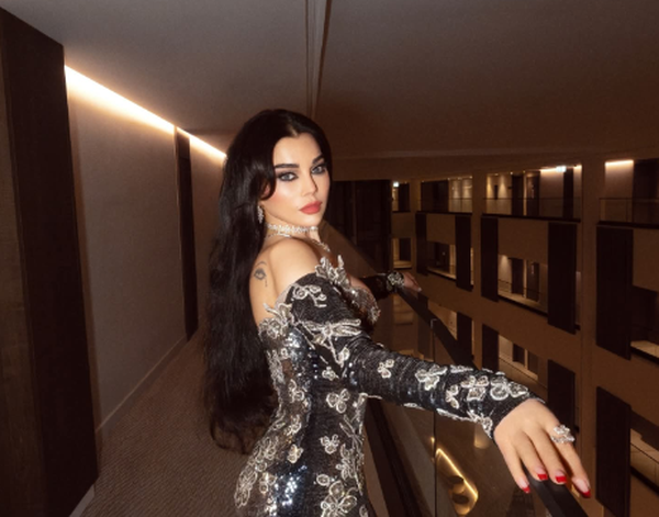 هيفاء وهبي تتألّق ليلة رأس السنة...حفل كامل العدد في أبو ظبي وتفاعل جماهيري رائع