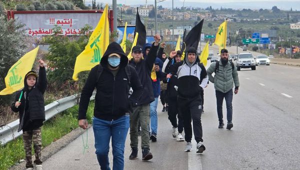 رغم الصقيع... زحف بشري من الجنوب والبقاع الى بيروت للمشاركة في يوم الوفاء