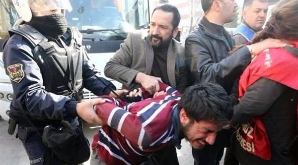 تركيا توقف 9 آلاف عنصر من الشرطة لصلات مزعومة بالانقلاب الفاشل