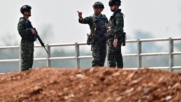 مقتل 33 وإصابة 36 بغارة للجيش البورمي على سوق في غرب البلاد