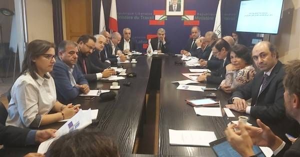 من يضبط سعر صرف الدولار بعد المطالبة ب20 مليون كحد ادنى ؟

اتفاق بين المعنيين في لجنة المؤشر على التأجيل لمدة اسبوعين لاسباب سياسية

تأرجح بين المؤشرات الاجتماعية المرتفعة والمؤشرات الاقتصادية المتراجعة