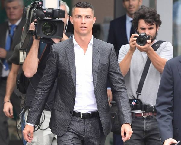 هل وافق رونالدو على عقوبة السجن في مدريد؟
