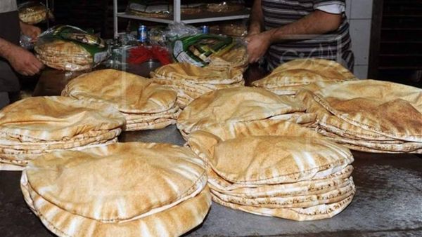 ما هي أسباب انقطاع الخبز في بعض الافران وتوقف التوزيع للمحلات؟