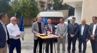 التشيك يقدمون سيارة اسعاف للخدج مجهزة لمستشفى بعلبك الحكومي