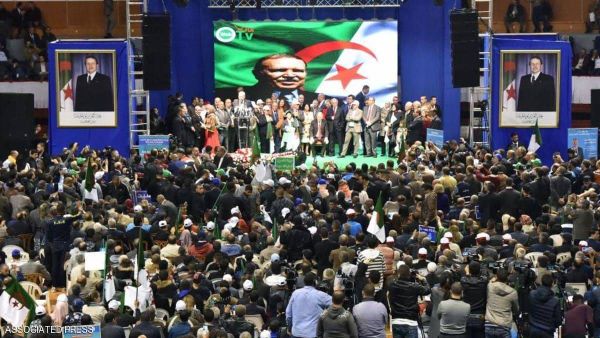 انتخابات الجزائر ترسخ الانشقاقات في جبهة التحرير
