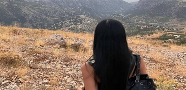 ممثلة لبنانيّة: "صرلي شهرين بعيدة عن وطني اضطريت فِلّ"