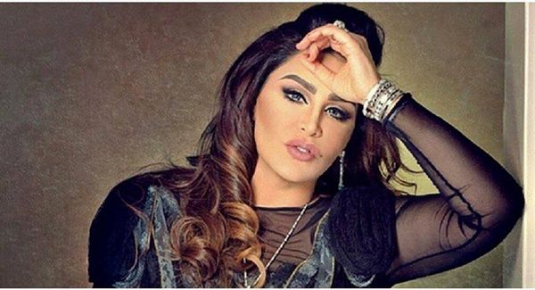 بالصور… أحلام تفاجئ جمهورها بإطلالة رشيقة