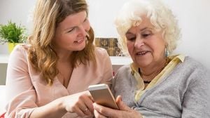 لا تشترِ هاتفًا خاصًا لكبار السن.. هذه الإعدادات تكفي !