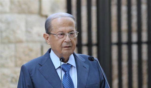 وزير كتائبي سابق يشيد بالرئيس عون