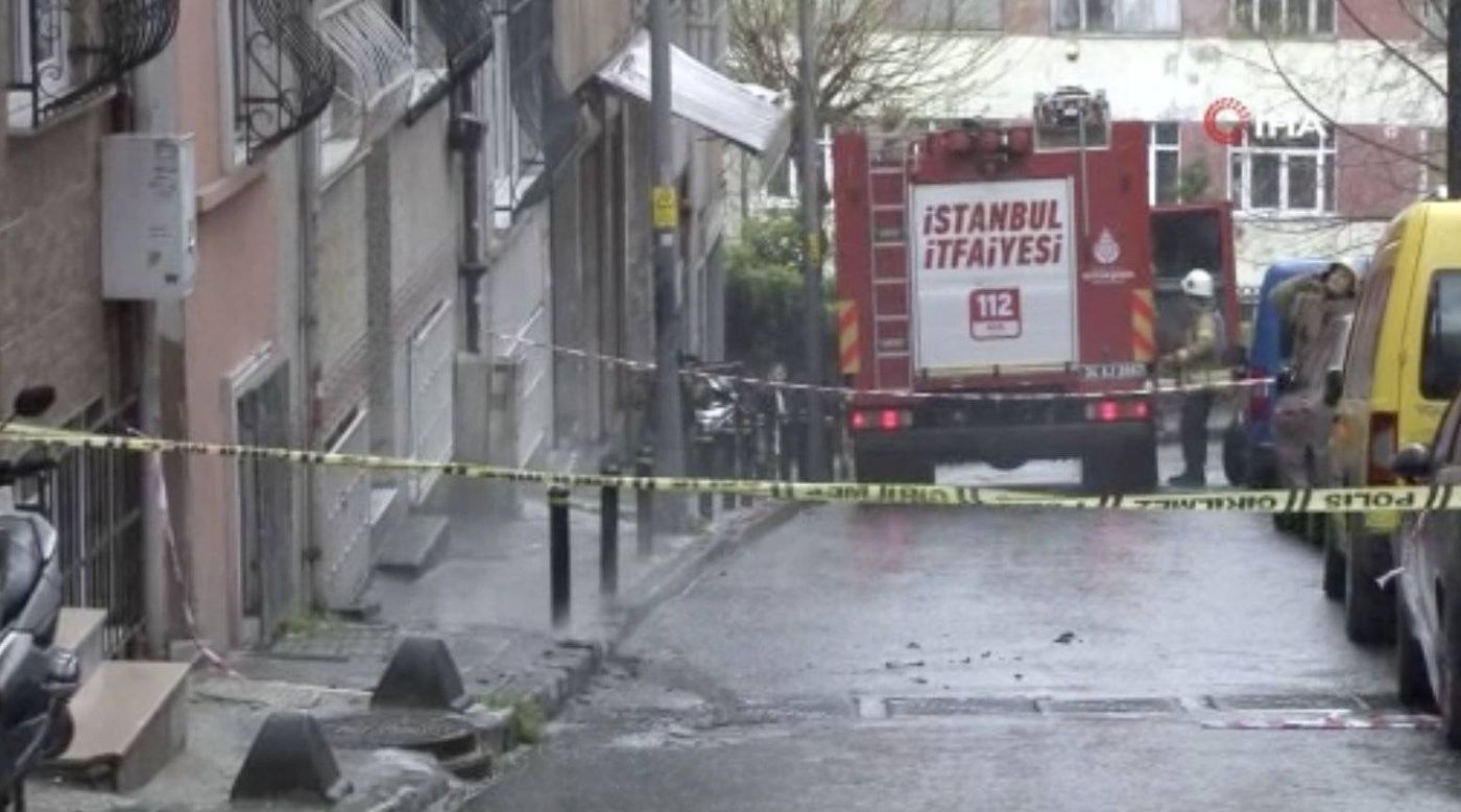 انفجار يهز بناء في منطقة بيوغلو في إسطنبول والسلطات تجلي سكانه