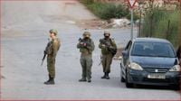 الاحتلال يعتقل فلسطينياً وزوجته ويخطر بهدم منازل في الخليل