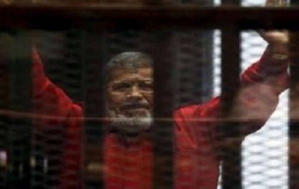 تأجيل محاكمة مرسي و10 آخرين لاتهامهم بالتخابر وتسريب وثائق الأمن القومي لقطر إلى 26 الحالي