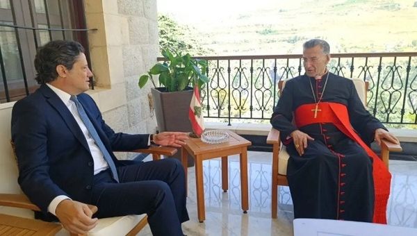 الراعي عرض مع لجنة القديسين 
المسابكيين إنشاء مزار في العاقورة