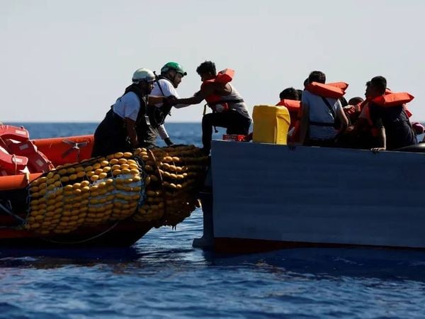 رحلة إلى إيطاليا تنتهي بكارثة... فقدان 13 تونسيًا في البحر المتوسط