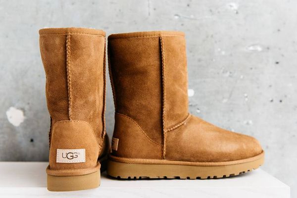 سعر خيالي لحذاء الـUGGS الشتوي.. قدّروا كم بلغ!