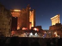لودريان يسعى لتفكيك الألغام أمام الحوار... وأسبوع حاسم مع مُمثلي «اللقاء الخماسي»
الموفد الفرنسي يدق باب إيران... وطهران تؤكد «لا نتدخل وثقتنا مُطلقة بحزب الله»
بيان نواب حاكم المصرف ليس مُناورة... ومُحاولة لتأمين غطاء مسيحي للتعيين