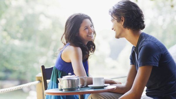 هذه الأشياء تجعل الرجل يهرب من اللقاء الأول.. احذريها!