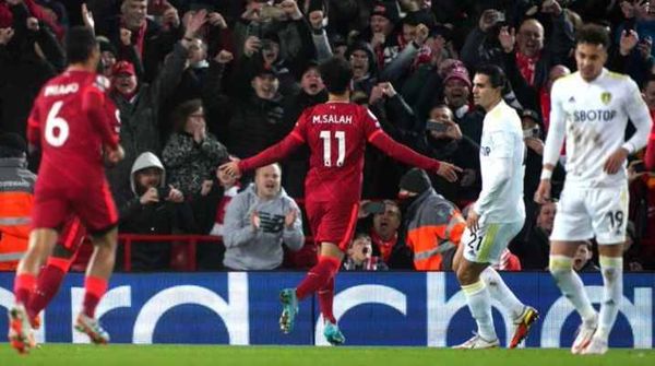 ليفربول يسحق ليدز وصلاح يدخل التاريخ