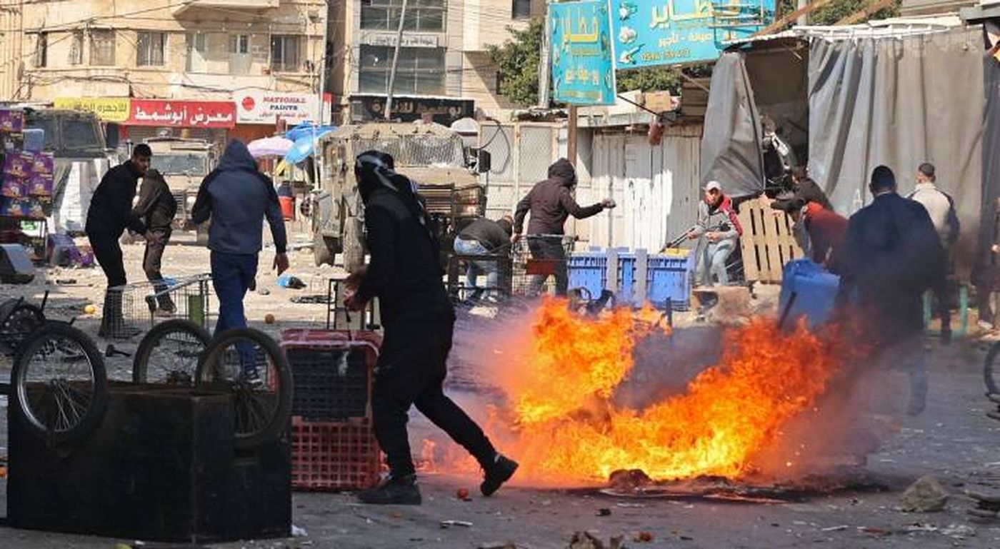 استشهاد 3 فلسطينيين خلال اقتحام جيش الاحتلال البلدة القديمة لنابلس