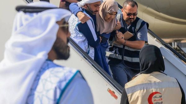 الإمارات تستقبل دفعة عاشرة من الأطفال الفلسطينيين الجرحى ومرضى السرطان