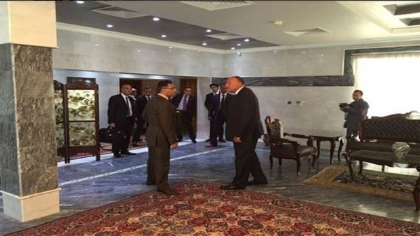 شكري يفتتح مقر السفارة المصرية في بغداد وينقل رسالة من السيسي إلى العبادي