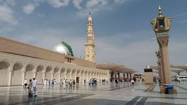 إمام المسجد النبوي يحمّل "المسلسلات" مسؤولية تفشي الطلاق في المجتمع