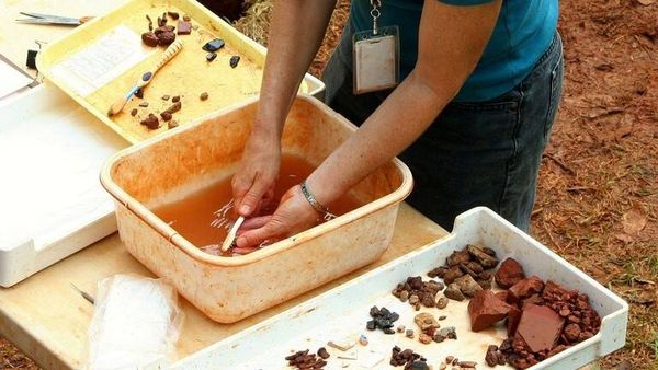 اكتشاف "علامات سحر" من العصور الوسطى "لطرد الأرواح الشريرة"