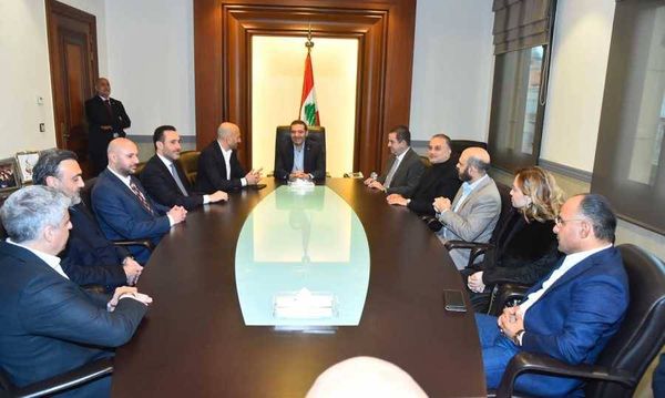 وفد جمعية الـ "فرانشايز" تُطلع الحريري

على "القوانين المثقلة بالضرائب"