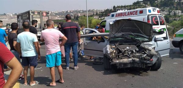 غرفة التحكم: قتيلان و14 جريحاً في 13 حادث سير