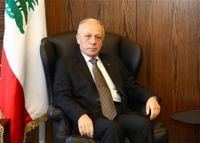 وزير الدفاع يوقع مراسيم ترقية الضباط