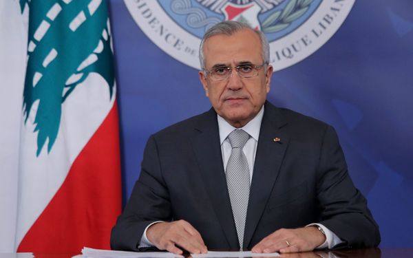 سليمان يطالب الجميع بالانسحاب من سوريا على طريقة تحييد لبنان وليس الحياد ...
توقيف سيارة كانت تتولى الرصد وتزويد الانتحاريين بالمعلومات وسيارتان يتم تعقبهما