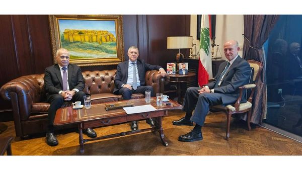 التيار الوطني الحر يسلّم ريفي ورقة "حماية لبنان"