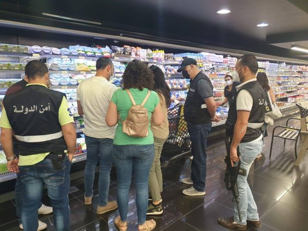تجار الازمات يحققون أرباحاً مضاعفة