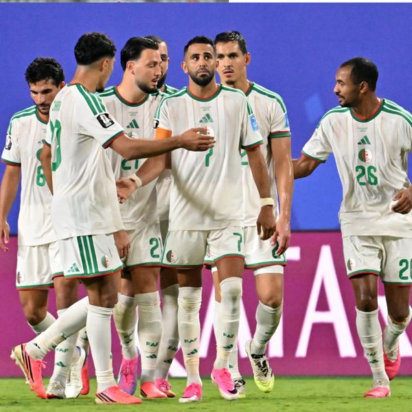 الخضر يعودون من بعيد.. الجزائر تتعادل مع بوروندي (2-2)