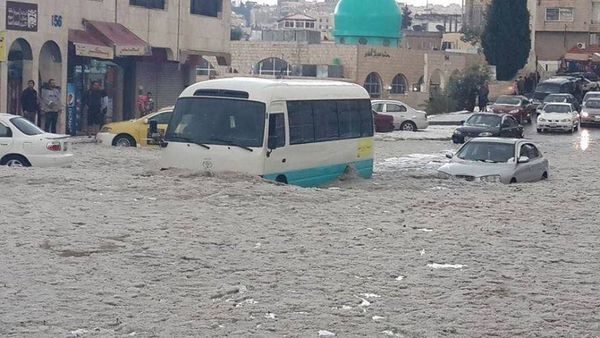 الوزيرة لمواطن اردني : “مين قلك تسكن في الطابق السفلي؟