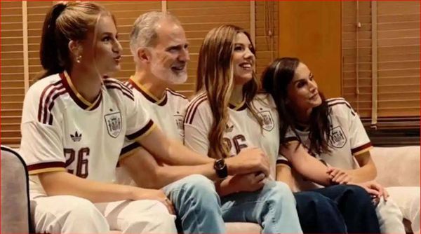 بالفيديو والصور- العائلة المالكة الإسبانية تحتفل بتأهل المنتخب إلى نهائي المونديال