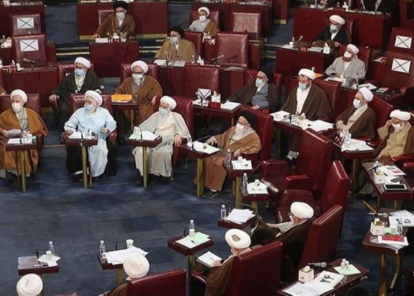 مجلس خبراء القيادة بإيران: دعم المقاومة وحزب الله اللبناني وأنصار الله باليمن سياسة استراتيجية يجب عدم إغفالها