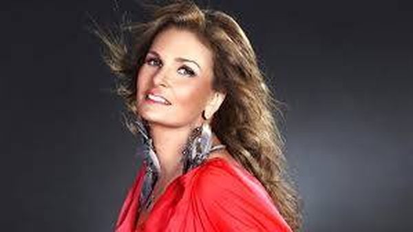 كيف تصرفت يسرا مع أصالة في مطار القاهرة؟ (صورة)