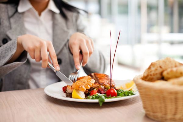 مأكولات تثير الرغبة  وأخرى تقضي عليها!! تعرف عليها