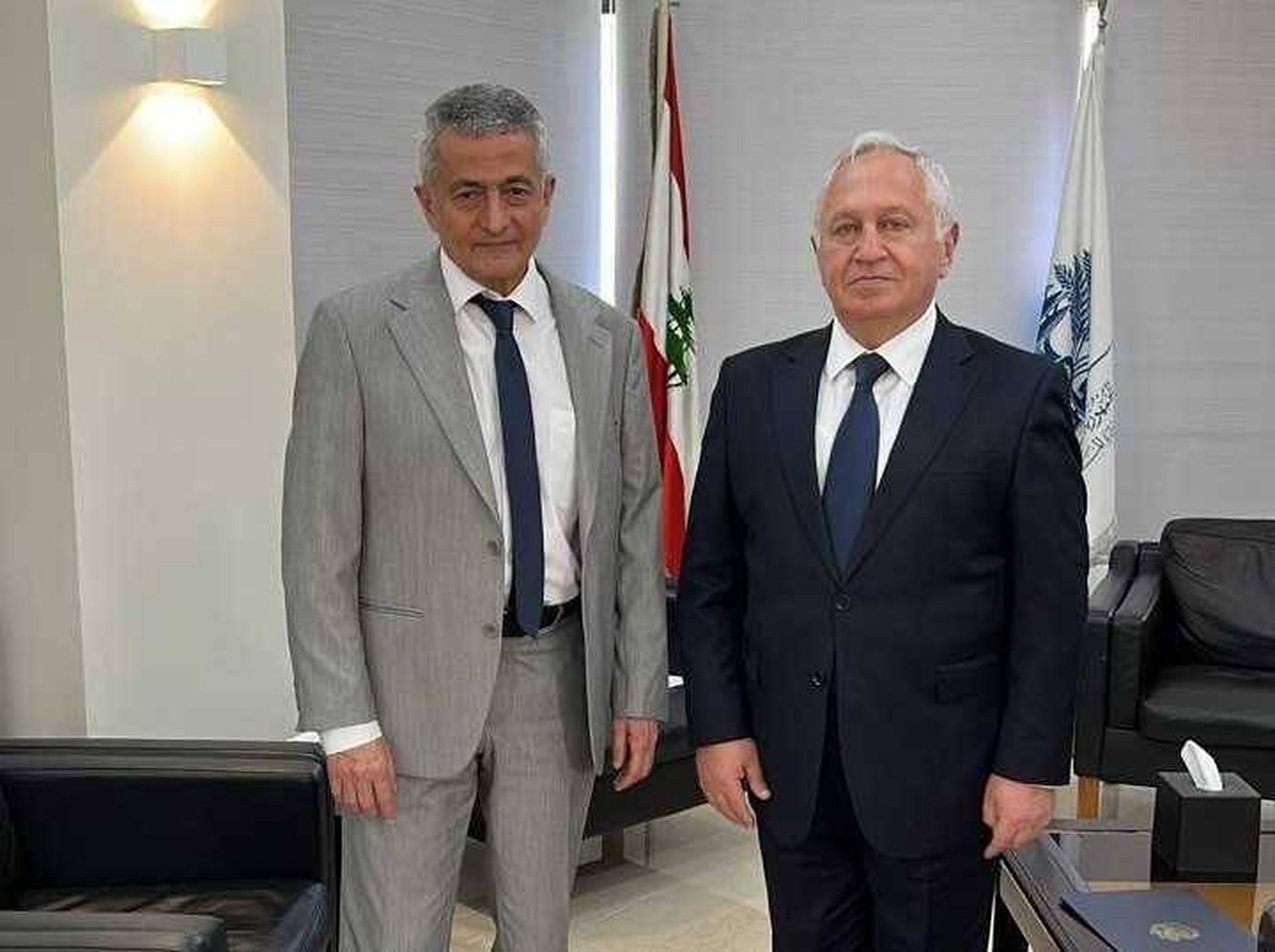 دعوة أوروبية لوزير المال