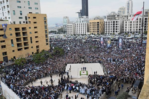 مَن هي المفاتيح التي حشدت لذكرى ١٤ شباط وبيت الوسط؟
وكيف انعكس ذلك على معارضي الحريري؟
