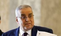 الوزير عبدالله بو حبيب يعتقد...