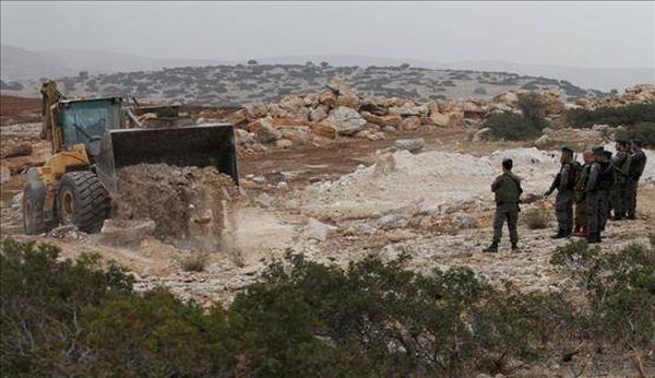 الاحتلال يصادر مساعدات أوروبية للفلسطينيين في الأغوار