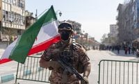 الحرس الثوري الإيراني يعلن اعتقال خلية مسلحة من 8 عناصر