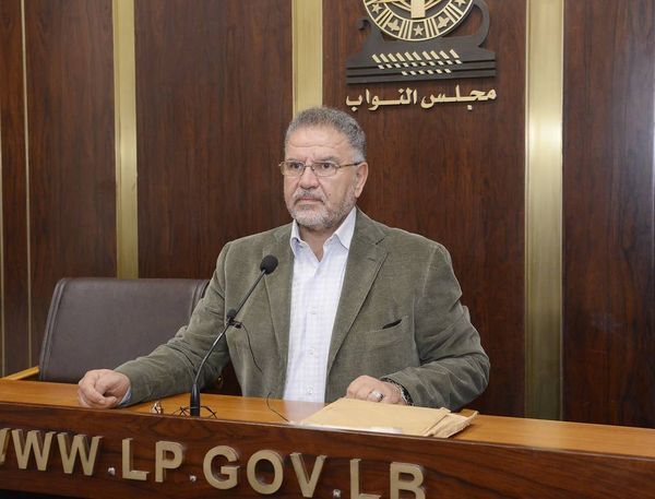 حزب الله يشيد بمواقف قيادة الجيش ويسأل السلطة ما قيمة التفاوض مع العدو؟