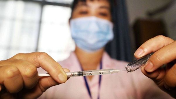 Chinese premier vows crackdown after violation by vaccine maker