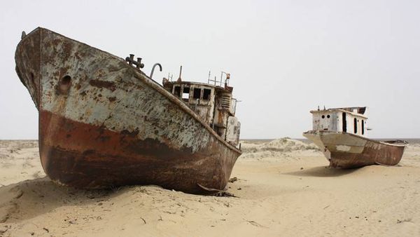 كم يبلغ عمر بحر خوارزم؟